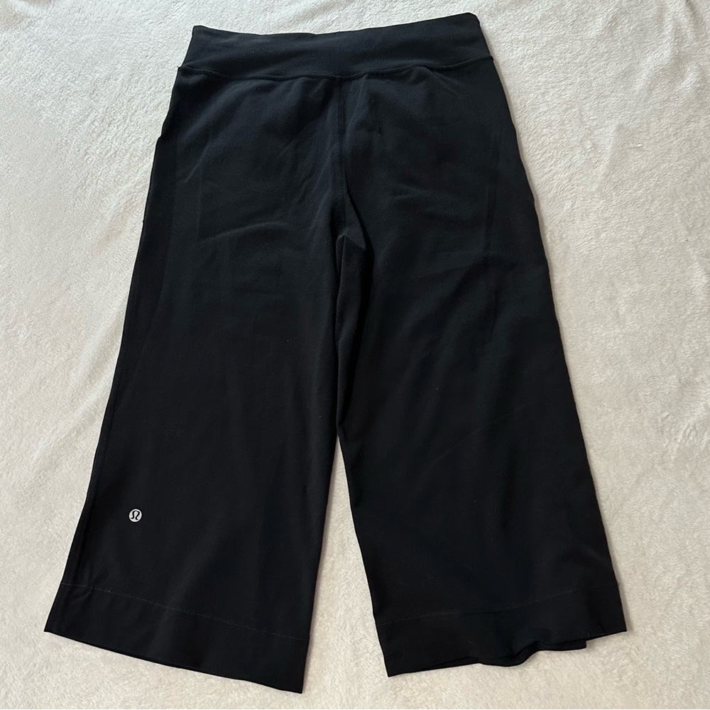 Lululemon Still Crop - Picture 3 of 12